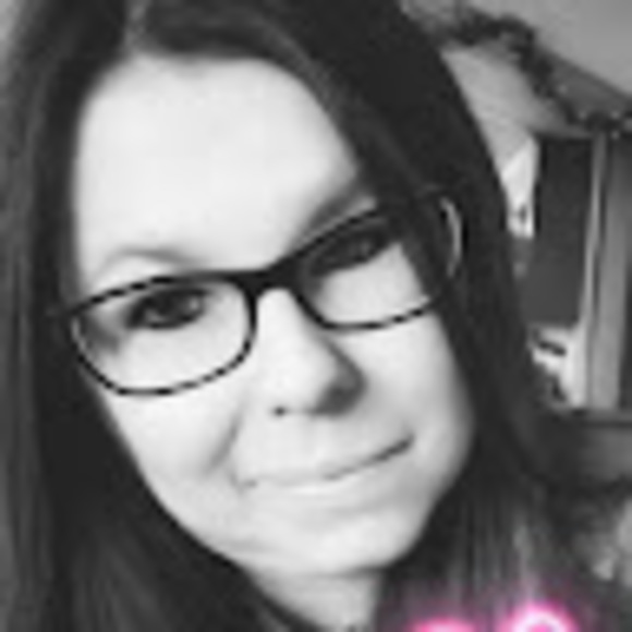 Meet your Posher, Jami - Picture 1 of 1